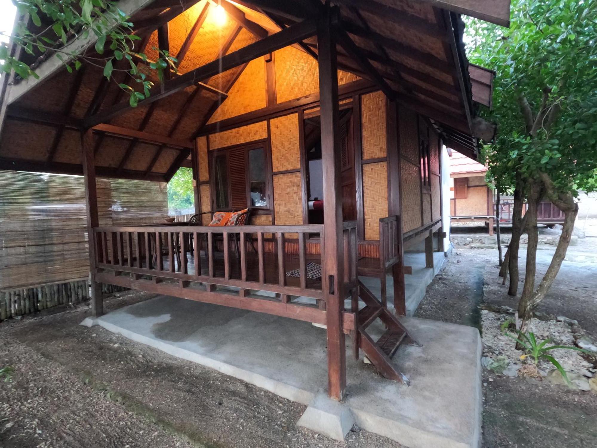 Maryan Moyo Bungalows & Resto Moyo Island Exterior foto